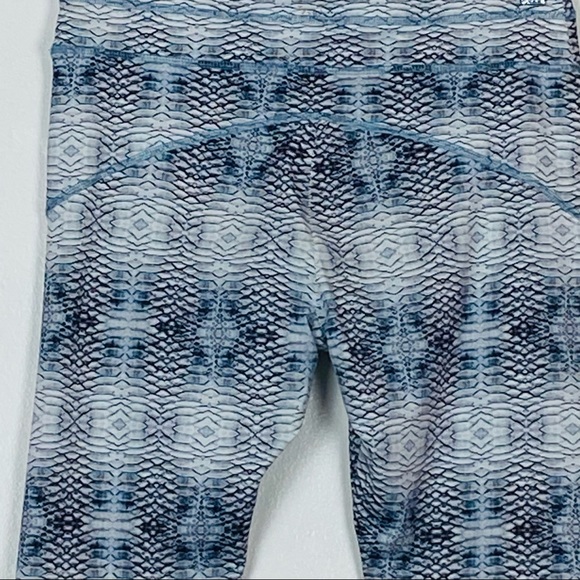 Varley Snake Print Mesh Insert 7/8 Leggings Sz M - Picture 9 of 12